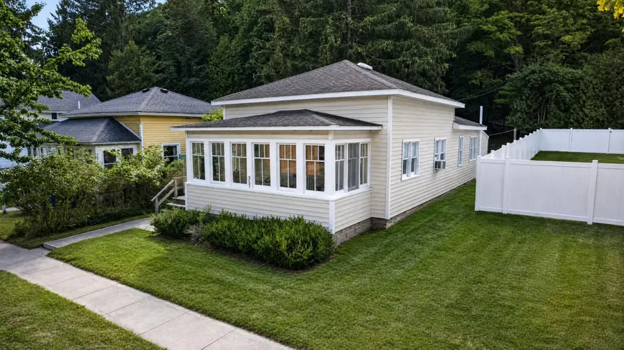357 N Hancock Street, Pentwater, MI 49449 - #2