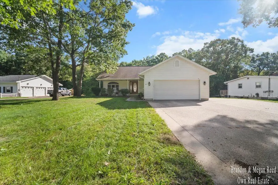 840 Glenwood Avenue, Muskegon, MI 49445 - #2