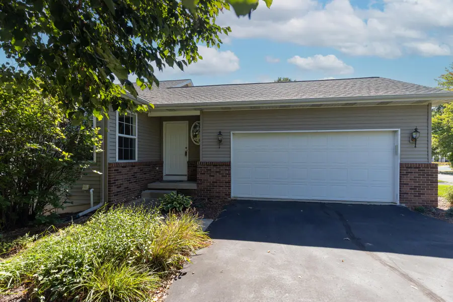 318 Barrington Circle, Lansing, MI 48917 - #3