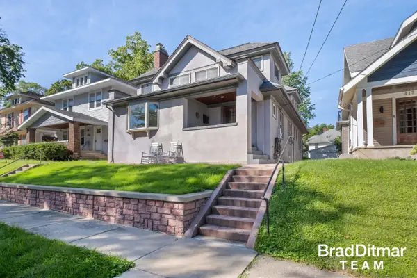 423 Rosewood Avenue Se, East Grand Rapids, MI 49506