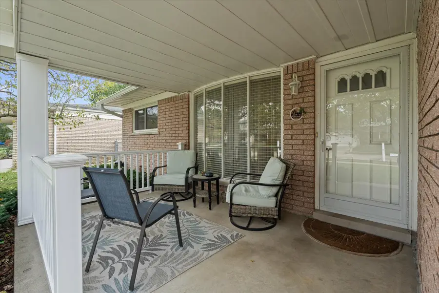 42991 Saxony Road, Canton, MI 48187 - #2