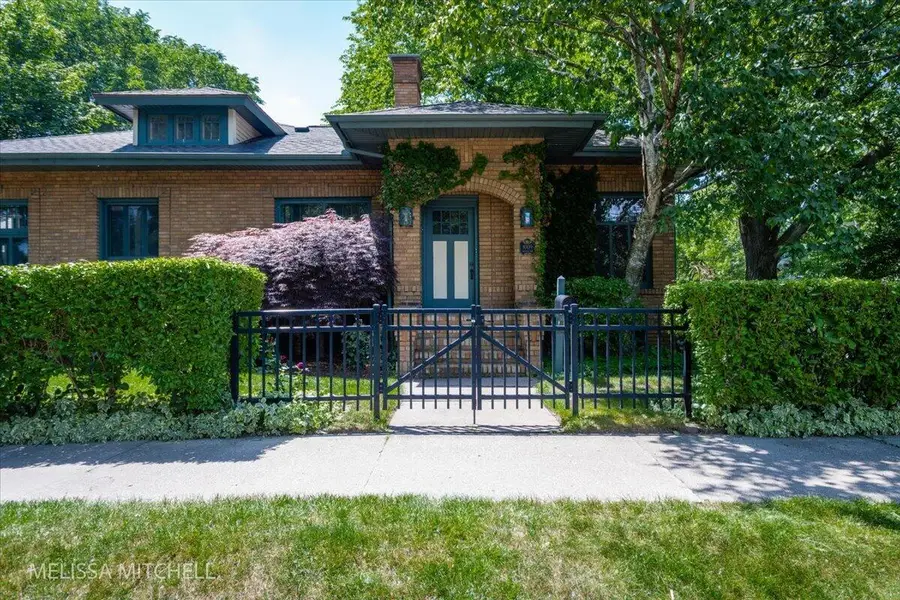 1009 Breton Road Se, East Grand Rapids, MI 49506 - #3