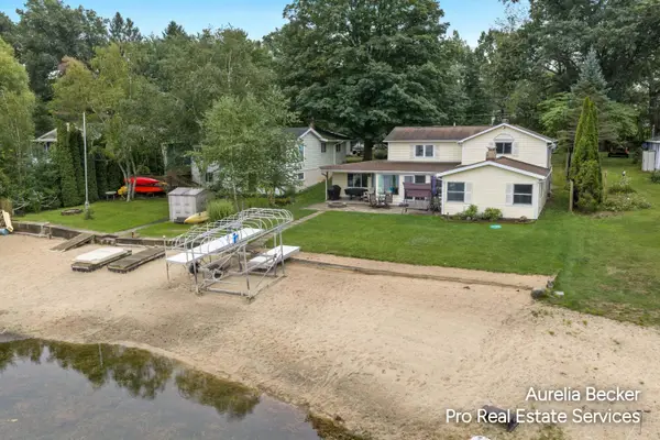 13555 Sunset Shores Drive Ne, Cedar Springs, MI 49319