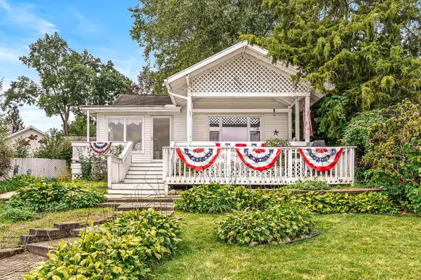 23806 S Shore Drive, Edwardsburg, MI 49112