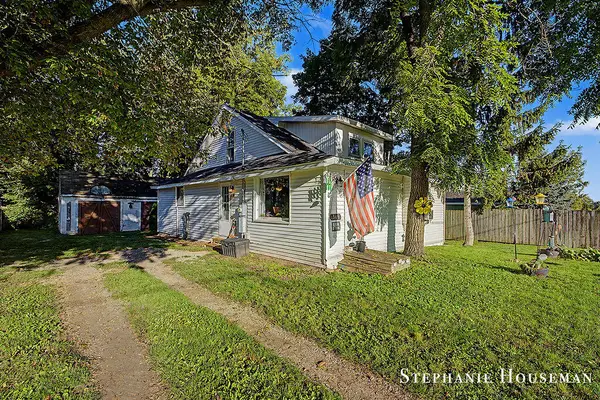 369 N State Street, Sparta, MI 49345