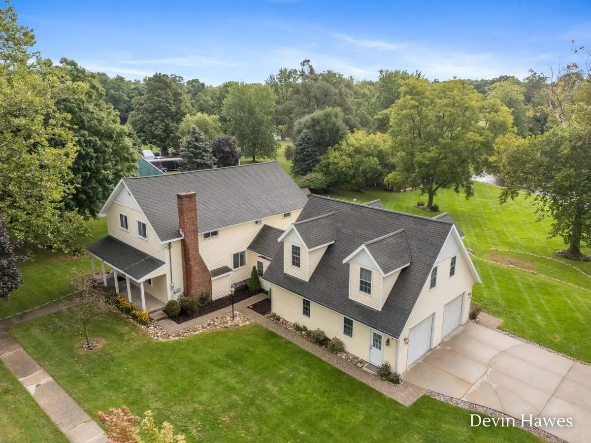 910 S Clay Street, Greenville, MI 48838 - #1