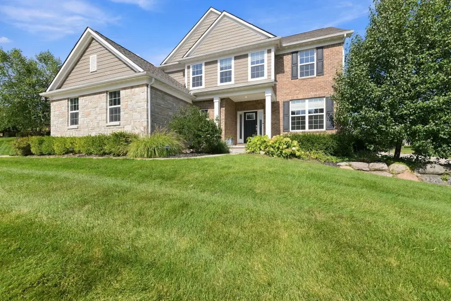 5887 Strawberry Circle, Commerce Township, MI 48382 - #2