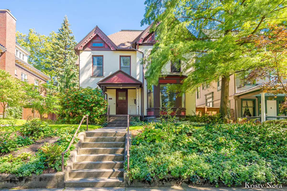 252 Madison Avenue Se, Grand Rapids, MI 49503 - #1