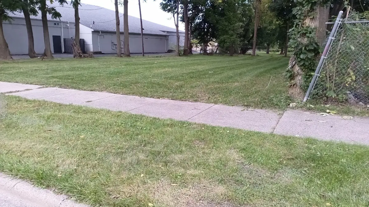 823 Carl Breeding Way, Jackson, MI 49203 - #1