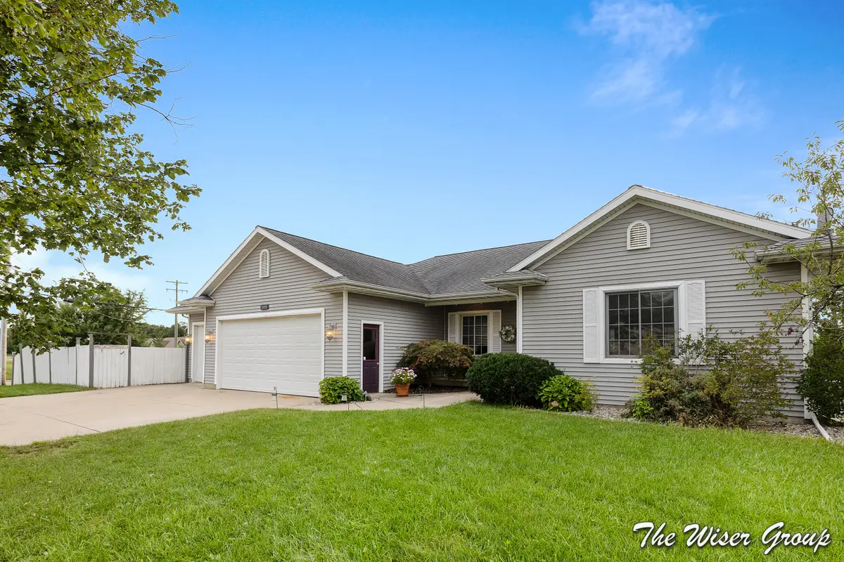 5595 Fieldstone Drive Sw, Wyoming, MI 49418 - #1