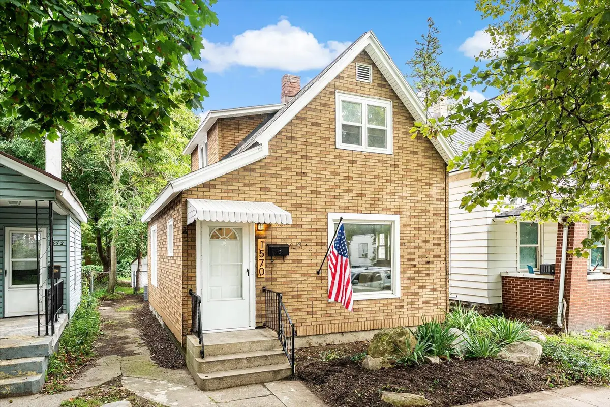 1570 Quarry Avenue Nw, Grand Rapids, MI 49504 - #1