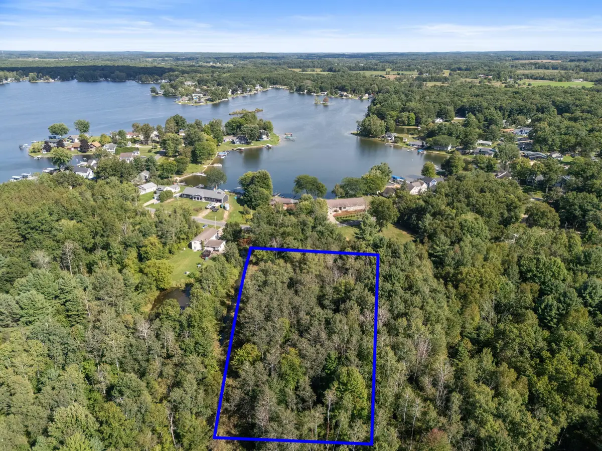 V/L Cochise Dr, Howard City, MI 49329 - #1