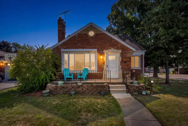 22400 Petersburg Avenue, Eastpointe, MI 48021
