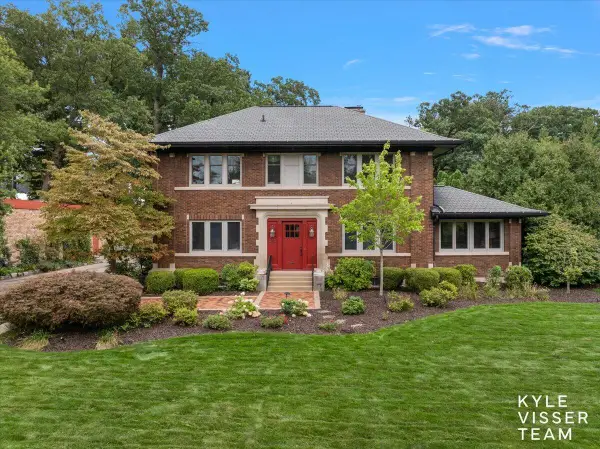 640 Cambridge Boulevard Se, East Grand Rapids, MI 49506
