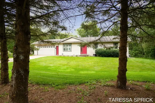 5104 152nd Avenue, West Olive, MI 49460