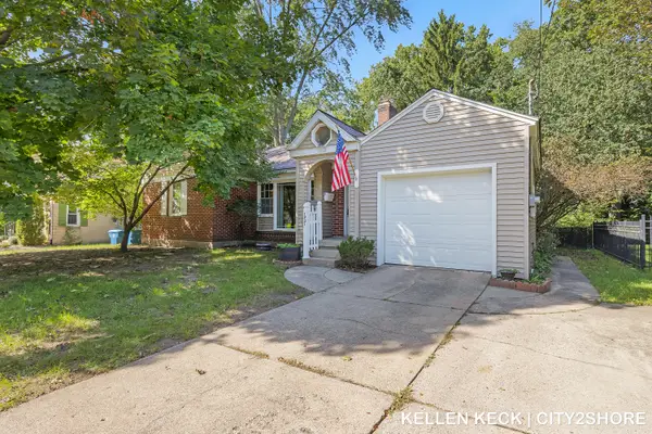 1931 Hall Street Se, East Grand Rapids, MI 49506
