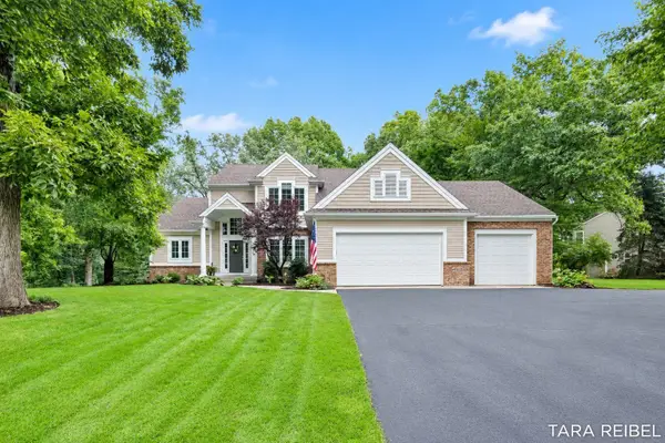 4320 Trail East Drive Ne, Ada, MI 49301
