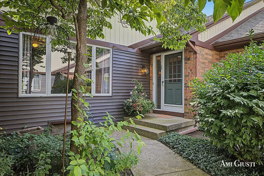 2285 Radcliff Circle Se, Grand Rapids, MI 49546 - #1