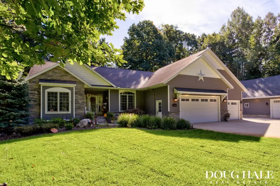 12860 Woodhaven Drive, Grand Haven, MI 49417 - #2