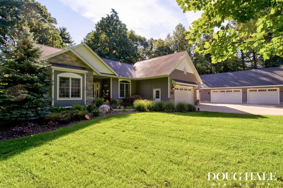 12860 Woodhaven Drive, Grand Haven, MI 49417 - #3