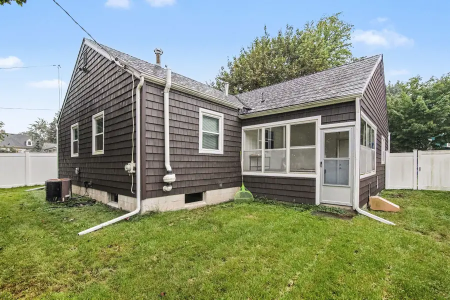 724 Crescent Road, Jackson, MI 49203 - #2