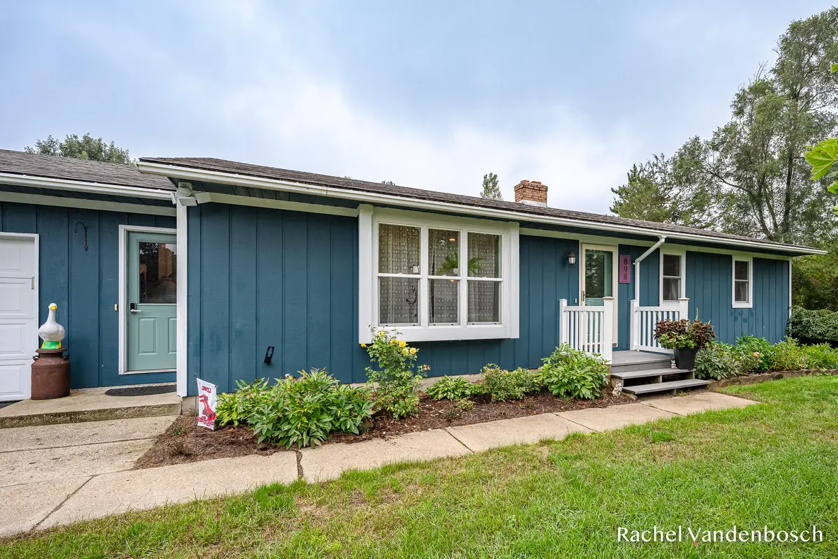 898 Hunt Street Se, Lowell, MI 49331 - #1