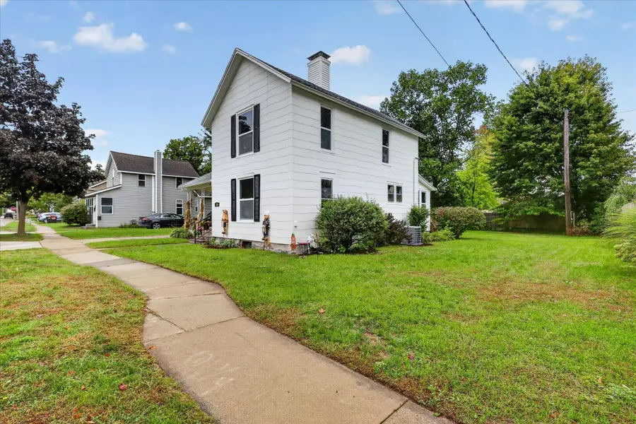 124 Washington Street, Sparta, MI 49345 - #3