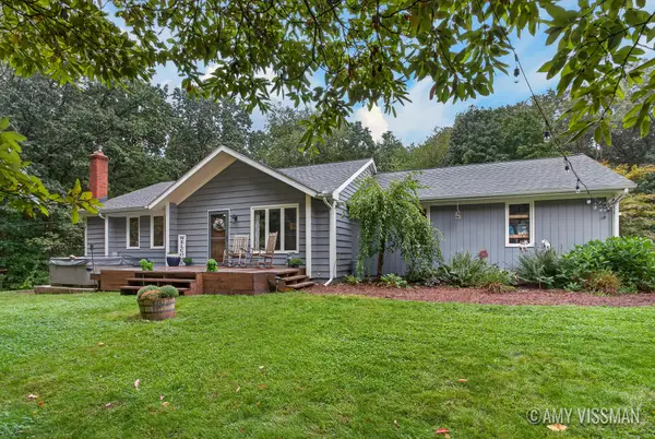 3688 Oak Meadow Lane Se, Lowell, MI 49331