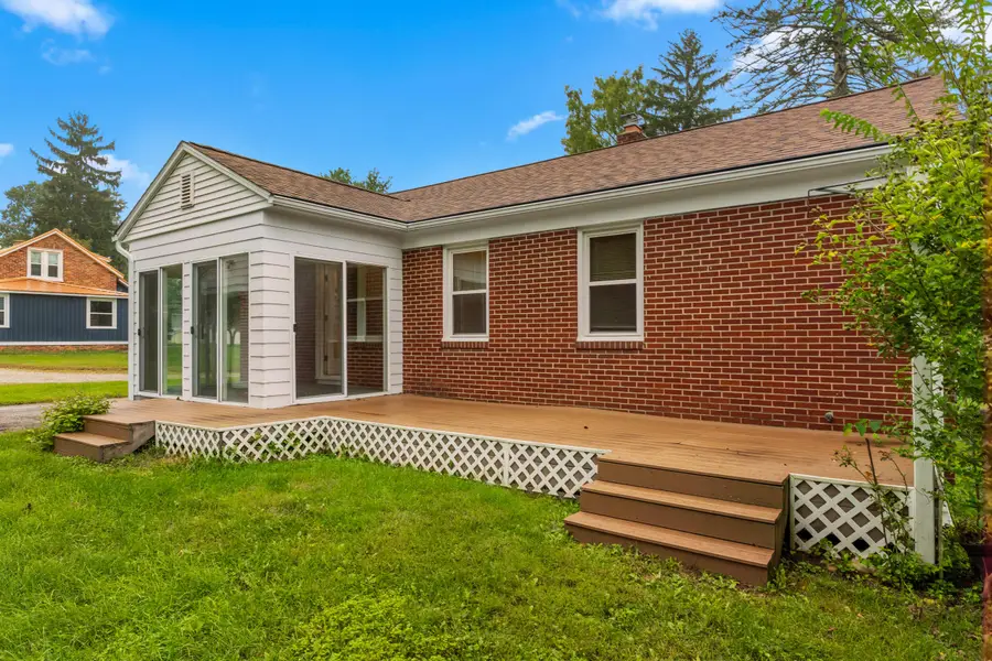 38 W Hallett Street, Hillsdale, MI 49242 - #2