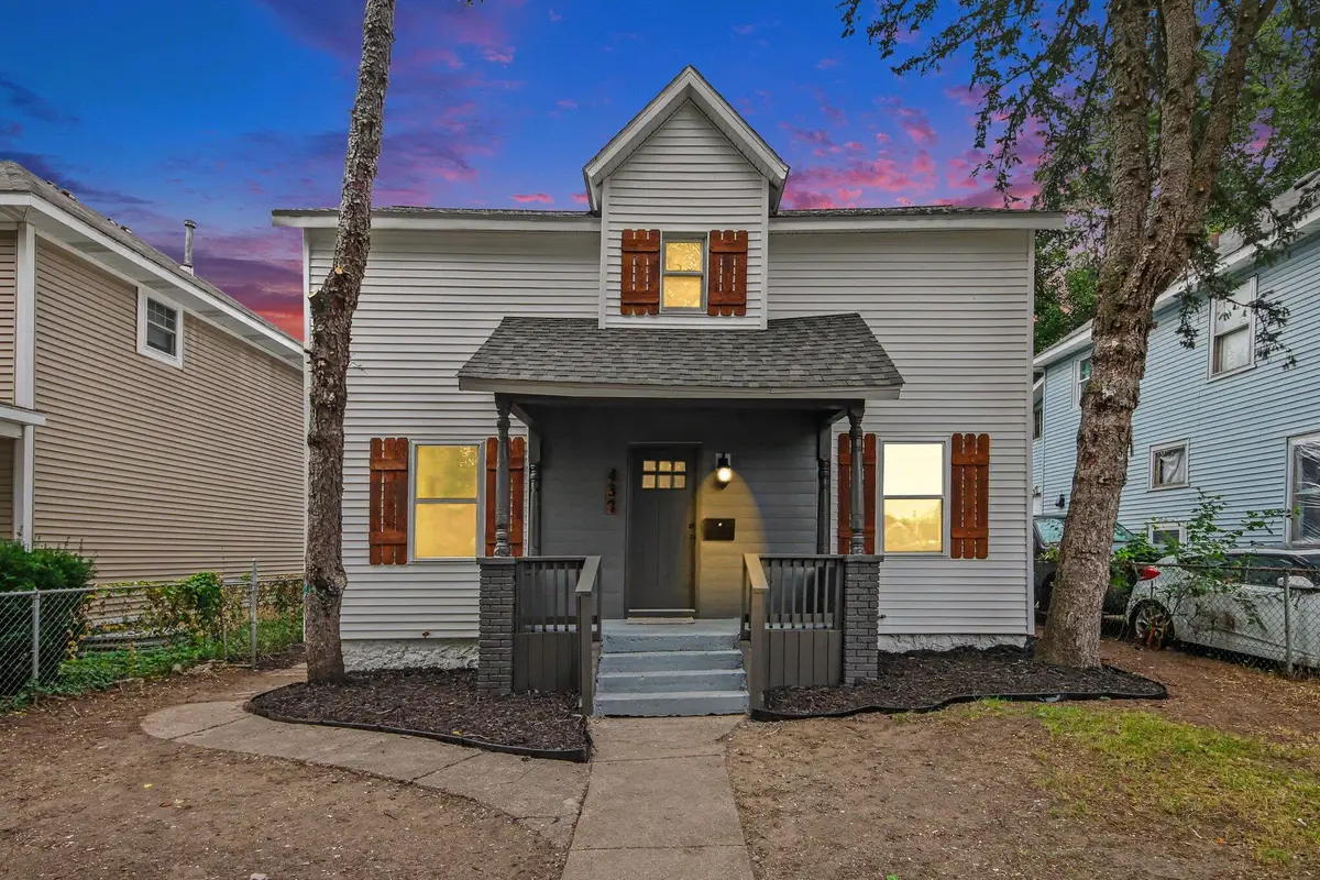 437 Woodlawn Street Se, Grand Rapids, MI 49507 - #1