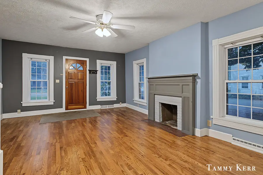 826 Phoenix Street, South Haven, MI 49090 - #2