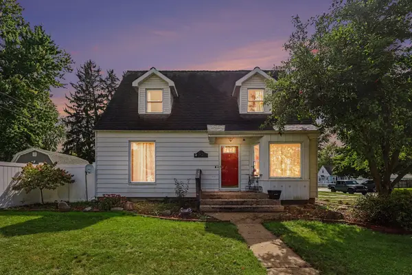 52 W Pine Street, Fremont, MI 49412