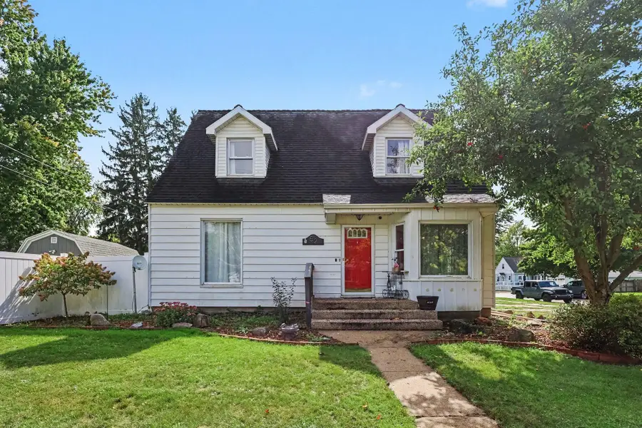 52 W Pine Street, Fremont, MI 49412 - #2