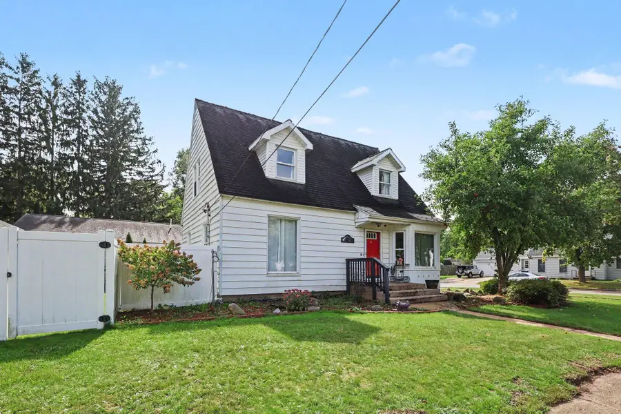 52 W Pine Street, Fremont, MI 49412 - #3