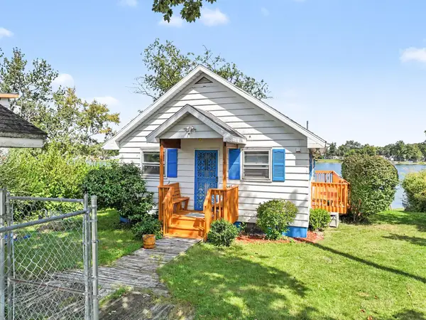 24998 Lakeshore Drive, Dowagiac, MI 49047