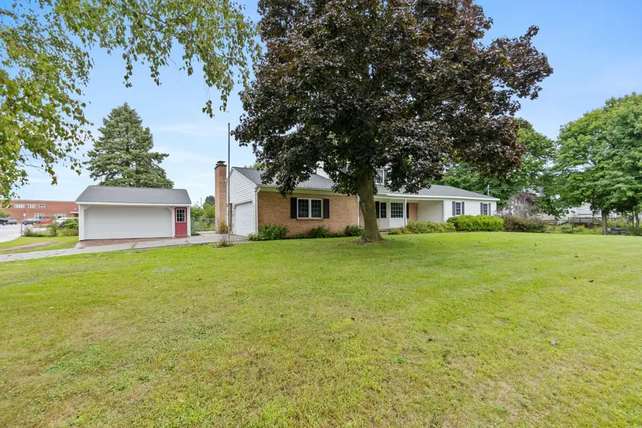 35 W Clark Street Nw, Kent City, MI 49330 - #2