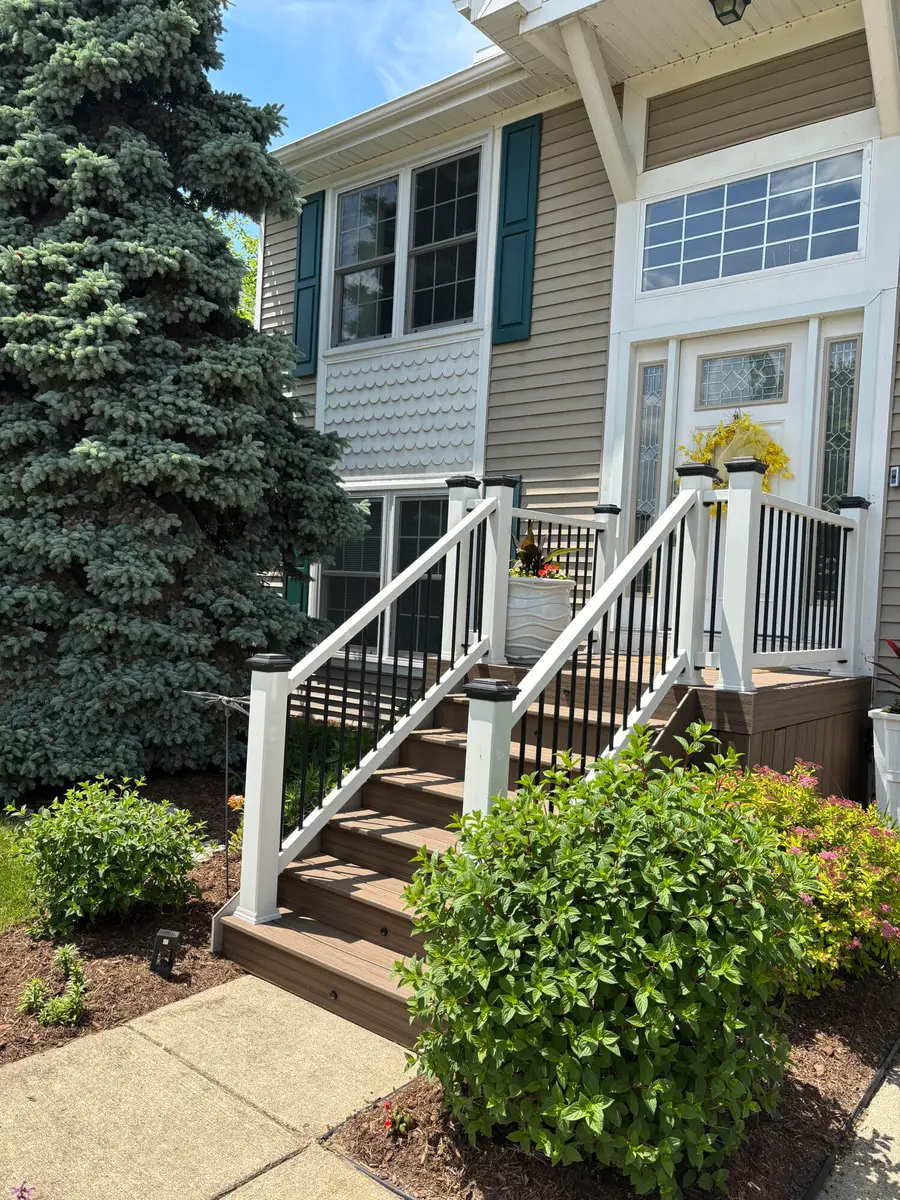 558 Thornhill Court, Belleville, MI 48111 - #2