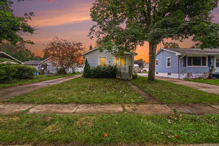 117 W Michigan Avenue, Milan, MI 48160 - #2