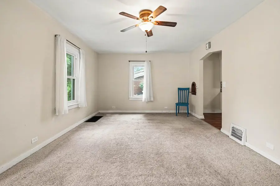 117 W Michigan Avenue, Milan, MI 48160 - #3