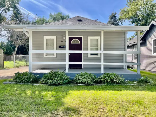 2025 De Hoop Avenue Sw, Wyoming, MI 49509