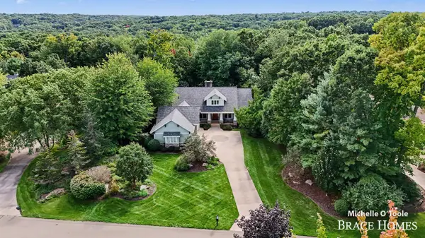 4260 S Oak Pointe Court Ne, Grand Rapids, MI 49525