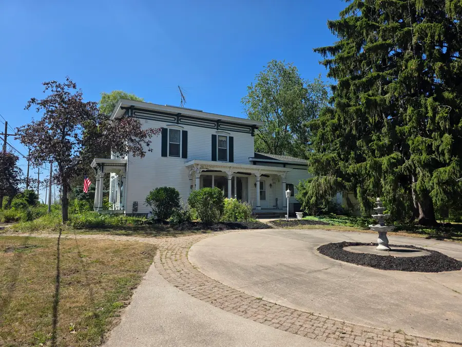 427 S Main Street Ne, Cedar Springs, MI 49319 - #2