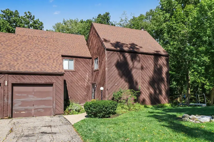 279 Fairway Court, Plainwell, MI 49080 - #2
