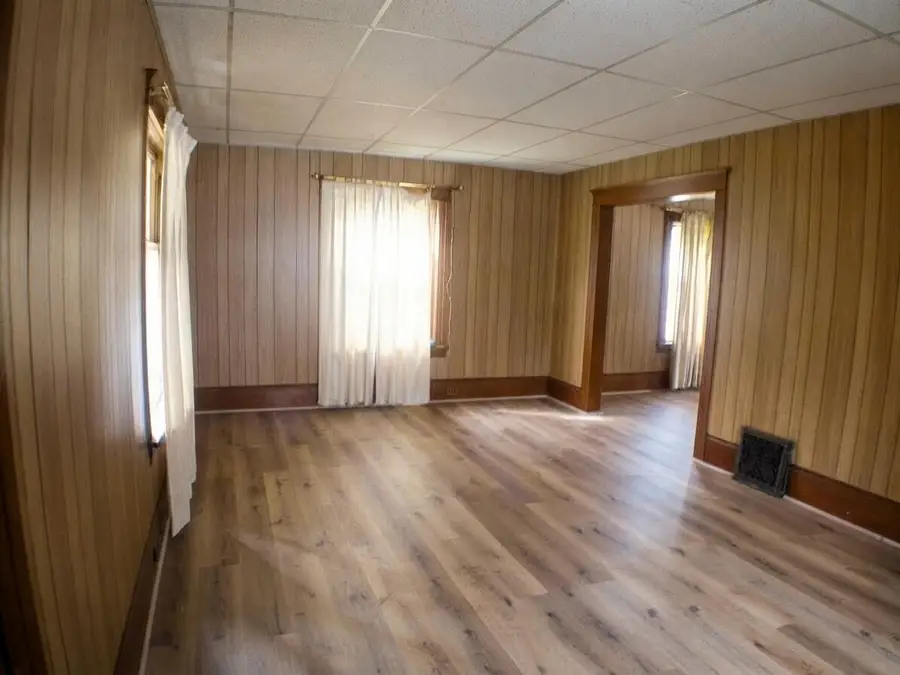 132 Wall Street, Jackson, MI 49203 - #2