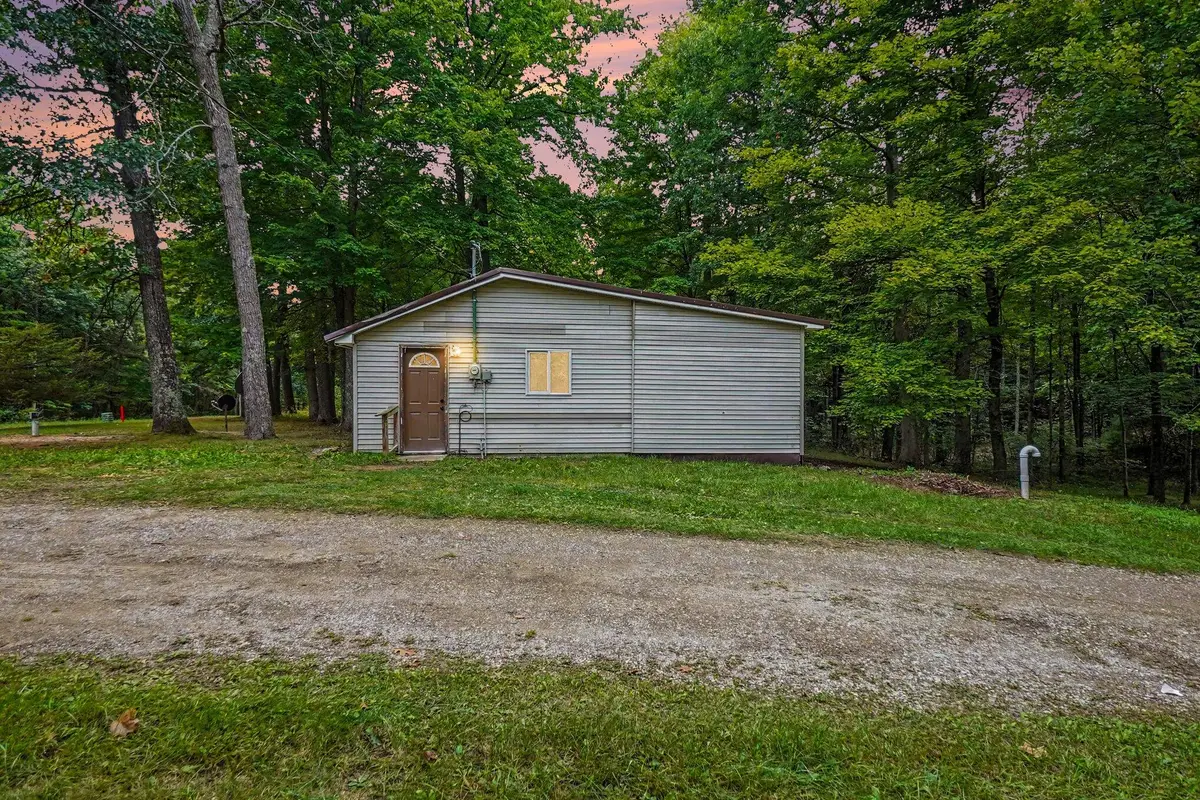8253 1/2 E 62nd Street, Newaygo, MI 49337 - #1
