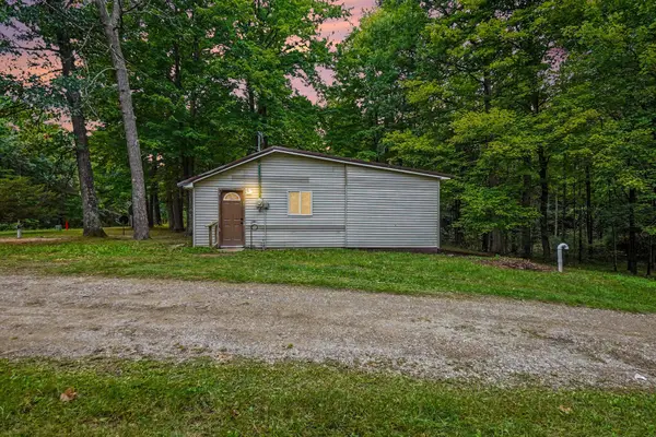 8253 1/2 E 62nd Street, Newaygo, MI 49337