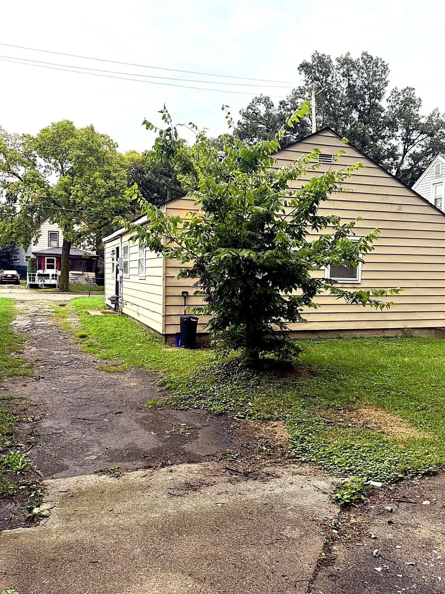 906 West Street, Lansing, MI 48915 - #3