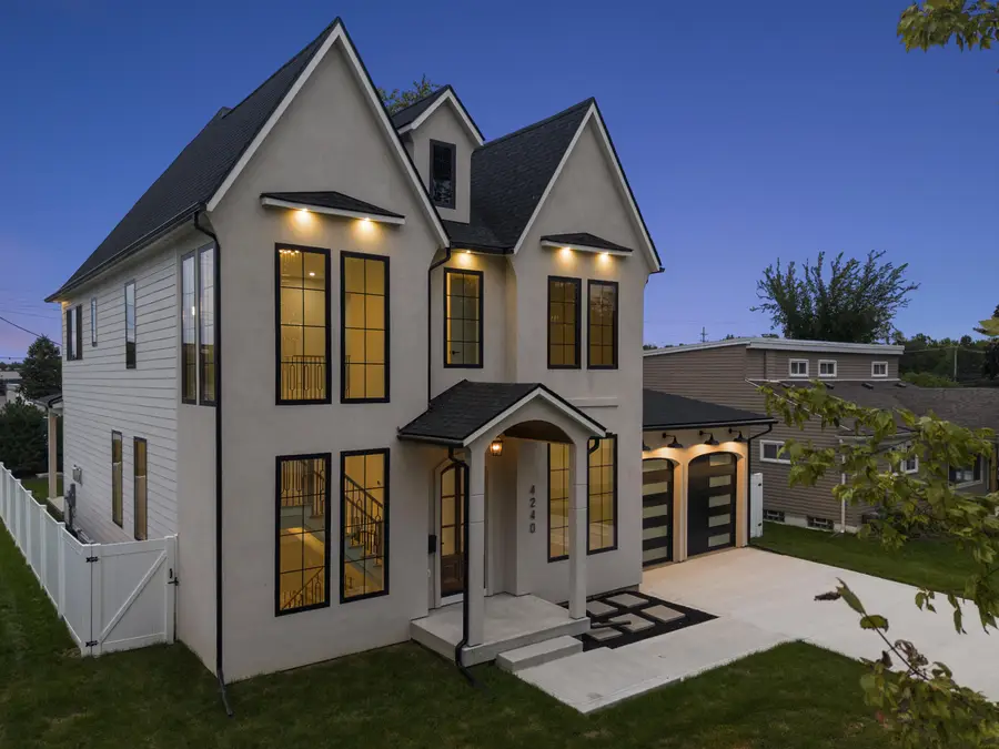 4240 Mandalay Avenue, Royal Oak, MI 48073 - #3