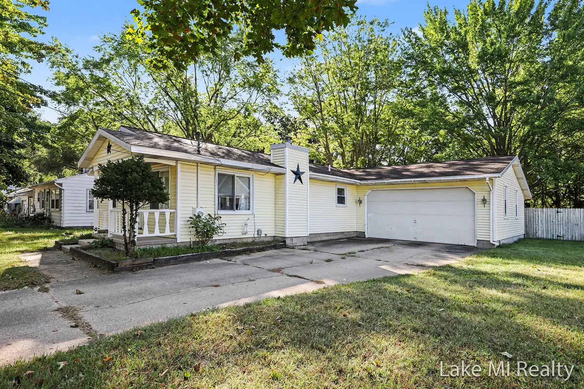 102 Sluyter Street Se, Kentwood, MI 49548 - #1