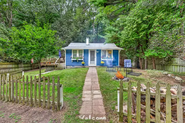 7297 S Lake Avenue, Pentwater, MI 49449